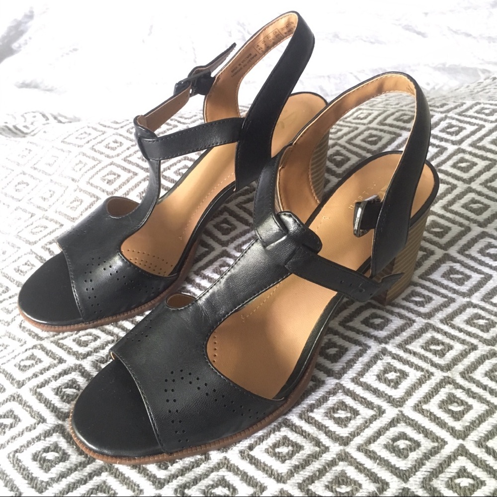 Clark heels Black 🖤